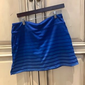 Vineyard Vines performance skirt Size Small